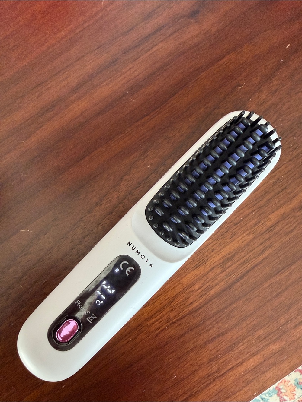 Numoya White & Black Heated Straightening Brush - White